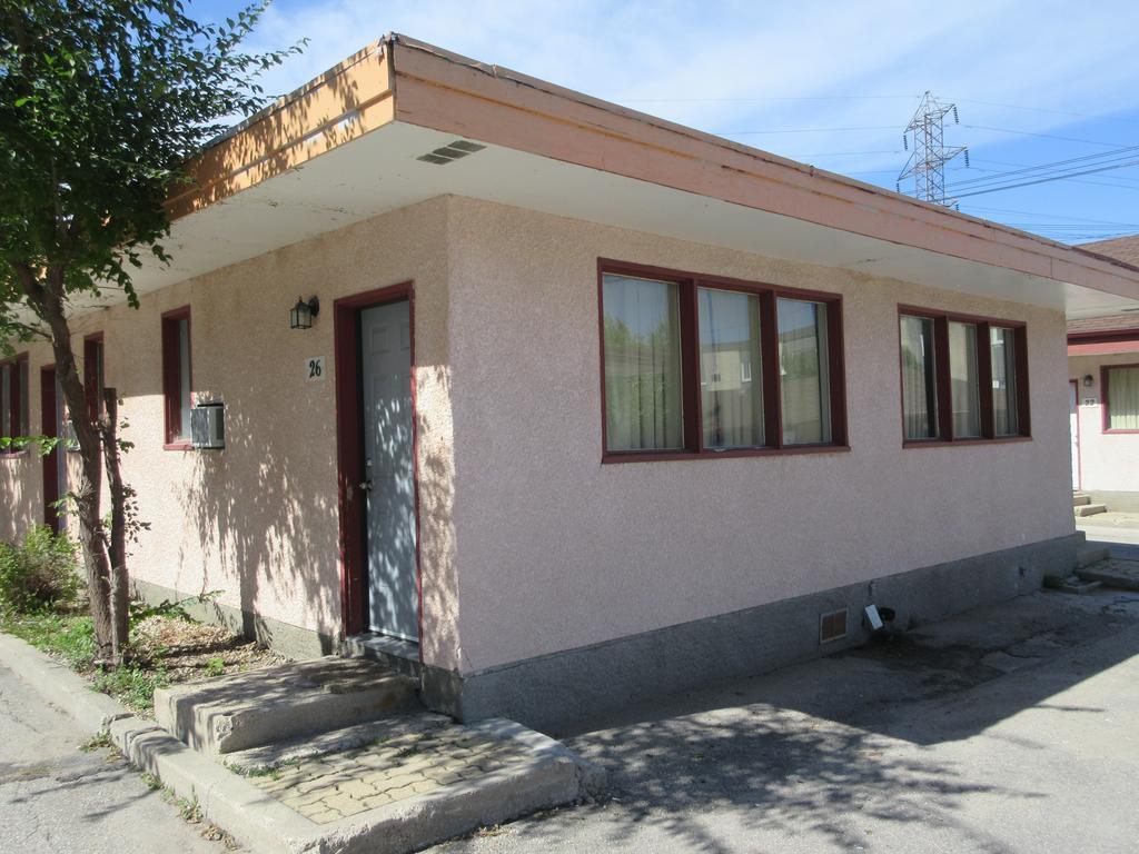 The Capri Motel Winnipeg Exterior photo