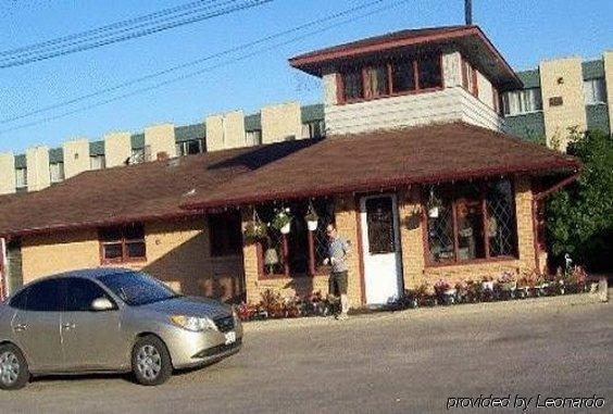 The Capri Motel Winnipeg Exterior photo