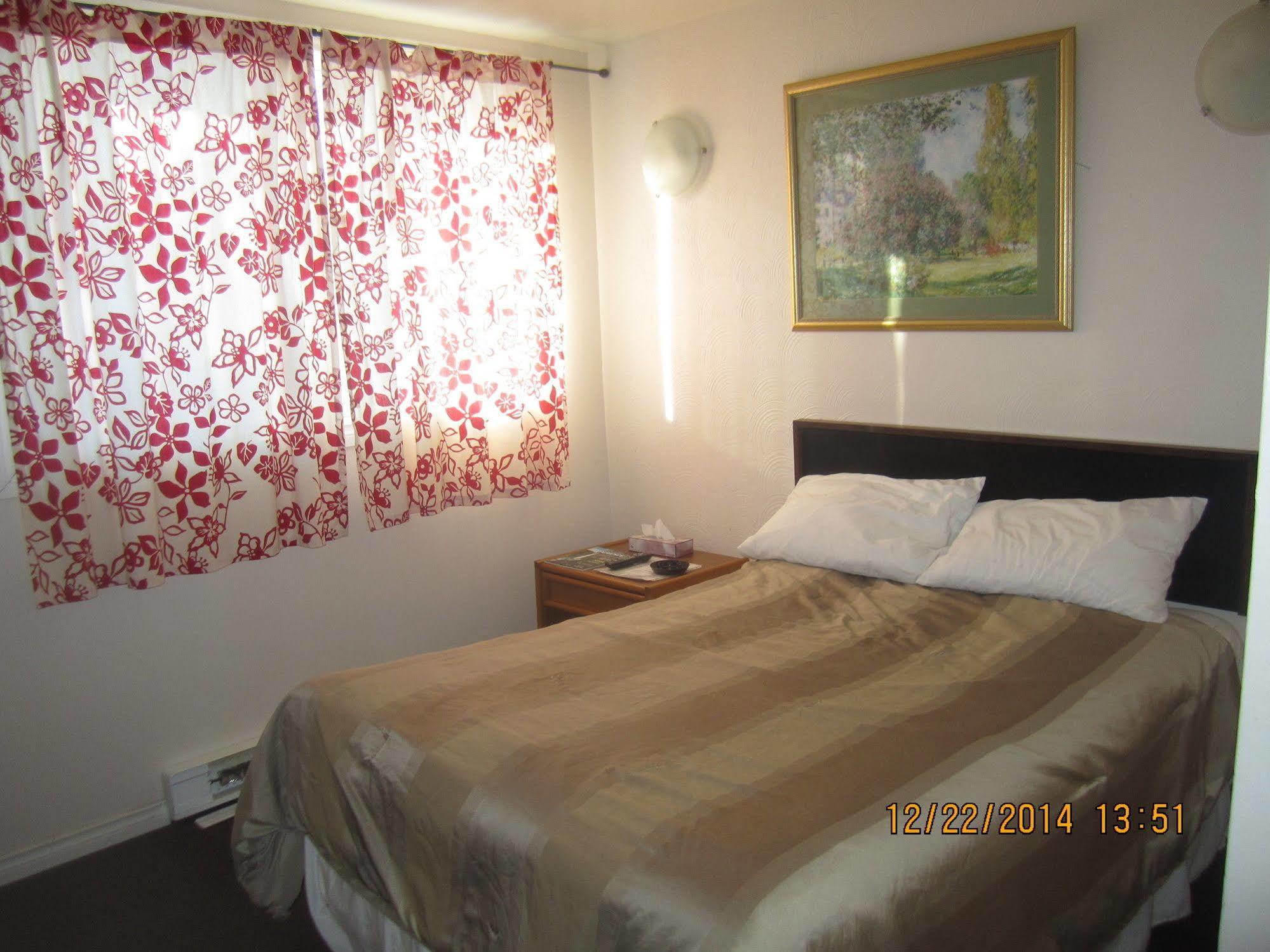 The Capri Motel Winnipeg Exterior photo