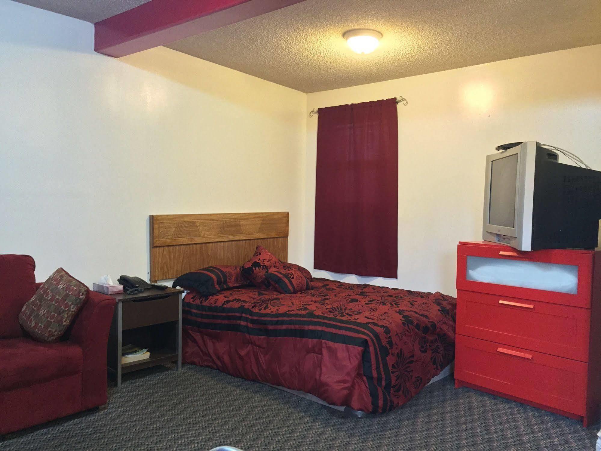 The Capri Motel Winnipeg Exterior photo